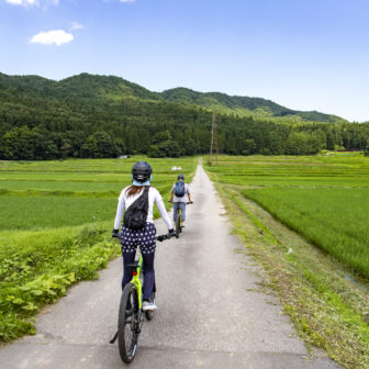 のんびりと田園地帯を走る